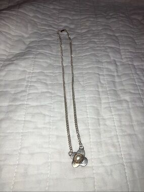 Ratt Betty Boot sale Sterling Silver Pearl Flower Pendant Necklace - White Pearl